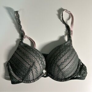 Victoria’s Secret green lace bra
